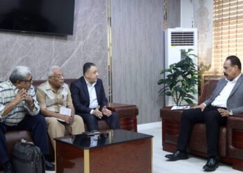 وزير الأشغال يناقش مع قيادة محلية أبين عدداً من المشاريع الخدمية والتنموية