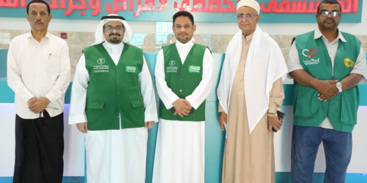 مدير الصحة ومستشار المحافظ يطلعان  البرنامج السعودي على عدد من المشاريع الصحية