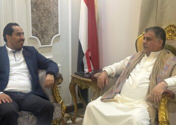 وزير الشباب ورئيس الاتحاد يناقشان أوضاع الكرة اليمنية وسبل حل موضوع أندية عدن