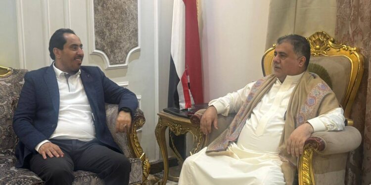 وزير الشباب ورئيس الاتحاد يناقشان أوضاع الكرة اليمنية وسبل حل موضوع أندية عدن