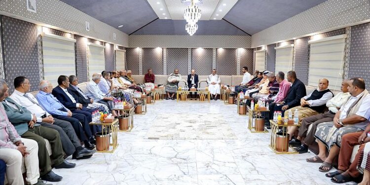 الزنداني يشدد على دور المنتديات الثقافية في إسناد مسار إصلاحات مؤسسات الدولة