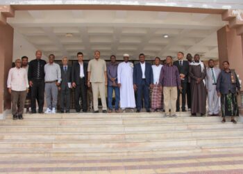 وكيل حضرموت  يبحث مع  السفير الصومالي تعزيز التعاون التجاري والاقتصادي