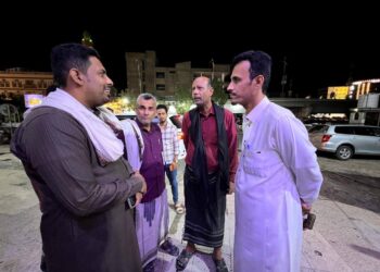 وكيل  حضرموت  يزور عدد من المصابين جراء  إطلاق النار العشوائي بالمكلا