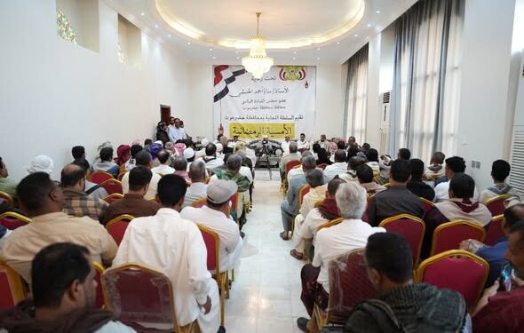 محافظ حضرموت يشهد الأمسية الرمضانية السنوية ويستعرض خطط الخدمات والتنمية