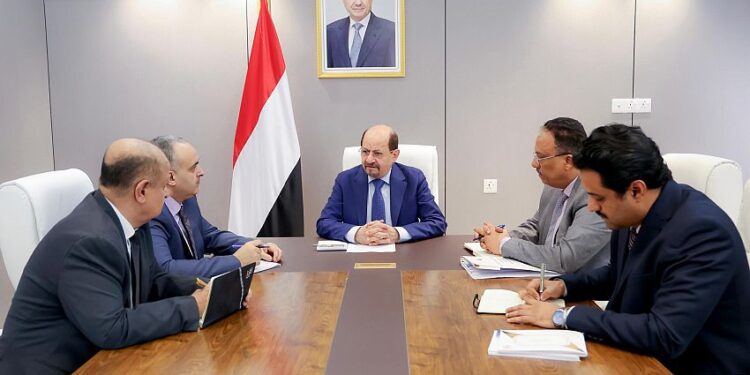 رئيس الوزراء يلتقي برئيسي مصلحتي الضرائب والجمارك وتلقى رسالة من نظيره المالطي