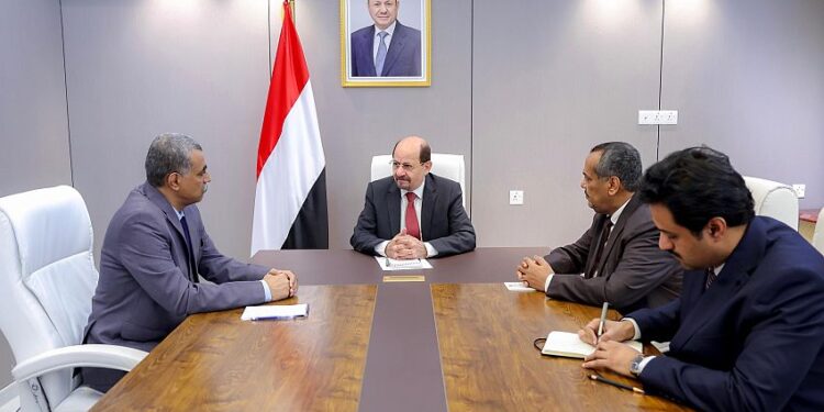 رئيس الوزراء يشدد على مضاعفة الجهود لمواجهة الجرائم التي تستهدف المال العام