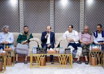 رئيس الوزراء يشدد على المسؤولية التشاركية لإعادة الاعتبار لمدينة عدن