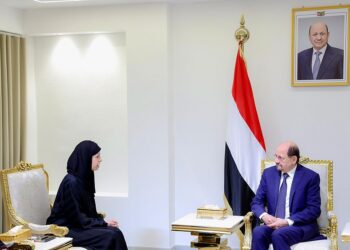 رئيس الوزراء يبحث مع  بعثة الصليب الأحمر  ملف الأسرى والمختطفين