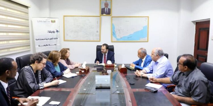 وزير الكهرباء يبحث مع البرنامج الإنمائي تعزيز التعاون في مشاريع الطاقة المتجددة