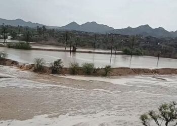 وفاة 9 أشخاص جراء سيول الأمطار في المخا وموزع غربي تعز