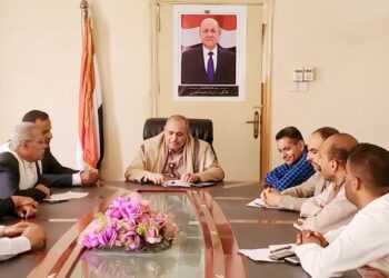 وكيل  تعز يشدد على أهمية تحصيل الموارد الزكوية وضبط المخالفين