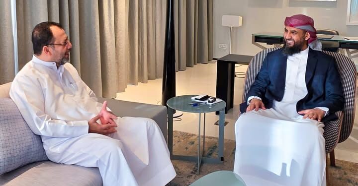 المحرمي يناقش مع وزير الكهرباء تحديات القطاع وسبل تحسين الأداء