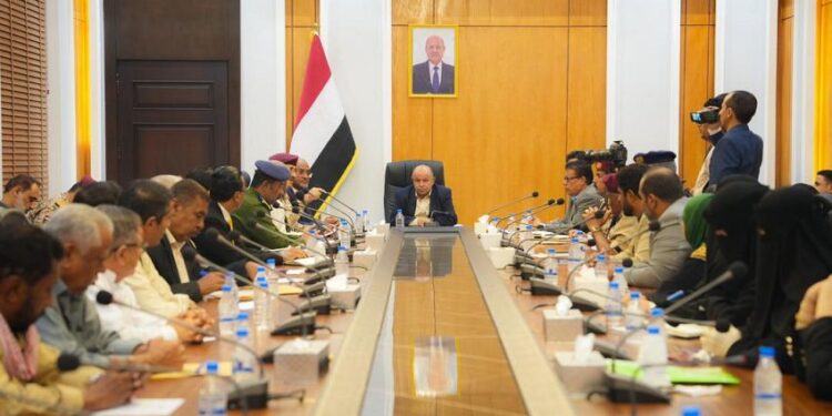 الخنبشي يترأس اجتماعاً استثنائياً للمكتب التنفيذي بحضرموت