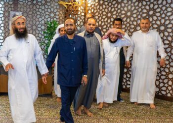 وزير الأوقاف يتفقد أبراج حجاج اليمن بمكة المكرمة