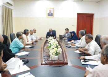 وزير الاتصالات يشدد على ضرورة تكثيف العمل لبناء شبكة اتصالات وطنية قوية وآمنة