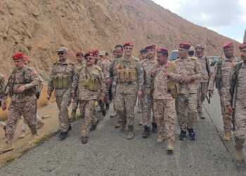 اللواء مجلي  يطّلع على جاهزية الجنود  القتالية  بمديرية باقم