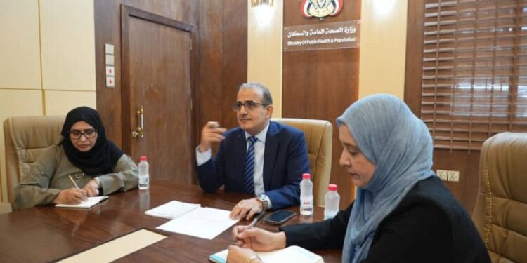 وزير الصحة يبحث مع نائب رئيس البعثة الهولندية تعزيز التعاون الصحي