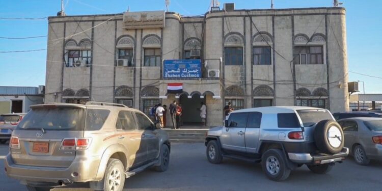 احماد  حريقًا في أحد الكرفانات بمنفذ شحن الحدودي