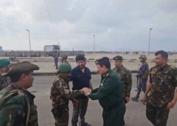 وزير الداخلية يتفقد عدداً من النقاط الأمنية في عدن