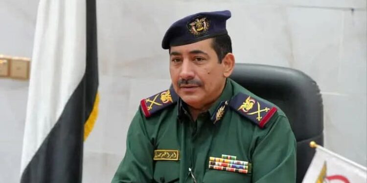 وزير الداخلية يوجه أمن عدن بوقف صرف تصاريح حمل السلاح