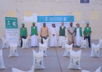 ندشين مشروع توزيع  زكاة الفطر في الحديده وحضرموت والمهره ومارب