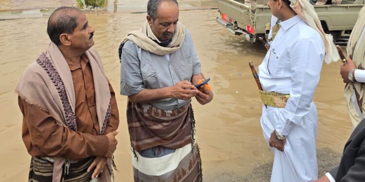 محافظ شبوة يشدد على رفع الجاهزية لمواجهة آثار الحالة الجوية الماطرة