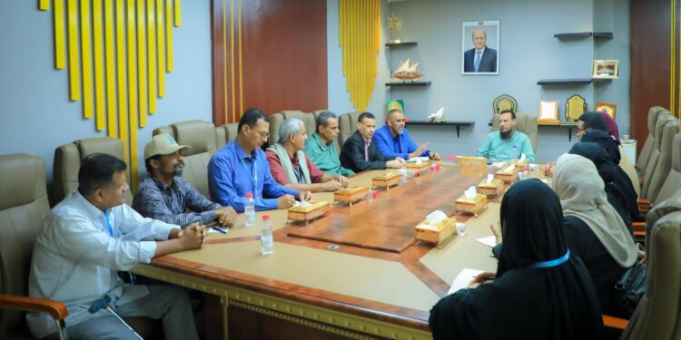 شيخ : دعم العملية التعليمية في عدن أولوية للسلطة المحلية