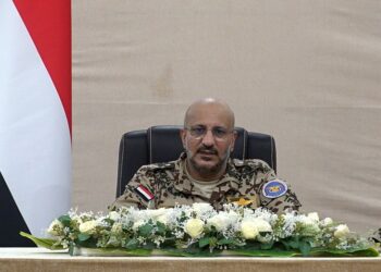 طارق صالح يجتمع بقيادات المقاومة الوطنية في الساحل الغربي