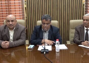 المسئولين يواصلون متابعة  الانضباط الوظيفي في دوواين الحكومه والسلطات المحليه