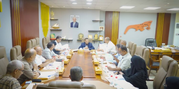 مجلس  مؤسسة المياه والصرف الصحي يناقش التحديات القائمة