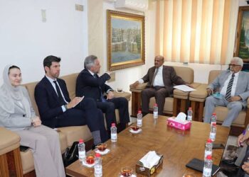 محافظ البنك المركزي  يبحث مع سفير الاتحاد الأوروبي التطورات الاقتصادية والمالية