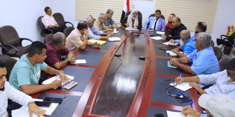 اجتماع بعدن يناقش تفعيل الدورة الرقابية وتعزيز كفاءة الضبط القضائي