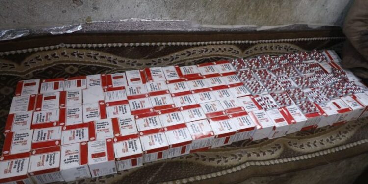 الأجهزة الأمنية بمأرب تضبط 14 ألف كبسولة مخدرة ومتهمين بالتعاطي