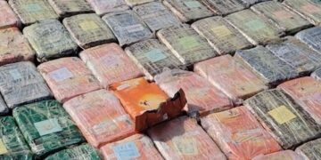 ضبط قارباً يحمل 623 كيلو من المخدرات قبالة ساحل رأس العارة