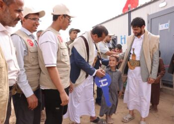 وكيل مأرب يدشن مشروع تسكين الأيتام من الأسر النازحة