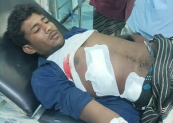 إصابة مواطن بقصف حوثي استهدف مخيماً للنازحين جنوب الحديدة