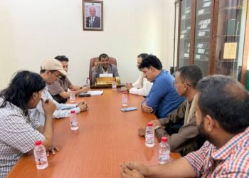 أمين المهرة يناقش أنشطة الإدارة العامة للمعلومات والإحصاء والتوثيق