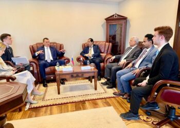 وزير الشباب والرياضة يبحث مع نظيره الروسي سبل تعزيز التعاون الثنائي