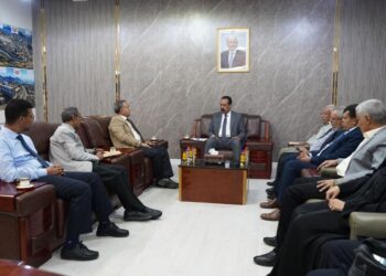 العقربي ولصور  يناقشان تعزيز التعاون وتطوير البنية التحتية لجامعة عدن