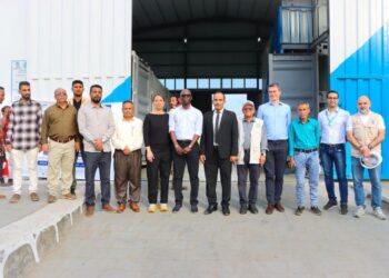 وفد البنك الدولي يشيد بمستوى الإنجاز في مشروع مركز الإنزال السمكي (الدوكيارد) بعدن