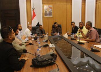 الحكومة تبدأ تنفيذ نظام ضبط الأوزان في 5 محافظات لحماية شبكة الطرق.