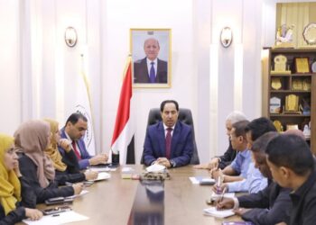 البكري يناقش ترتيبات تنفيذ الخطة الوطنية لتمكين الشباب