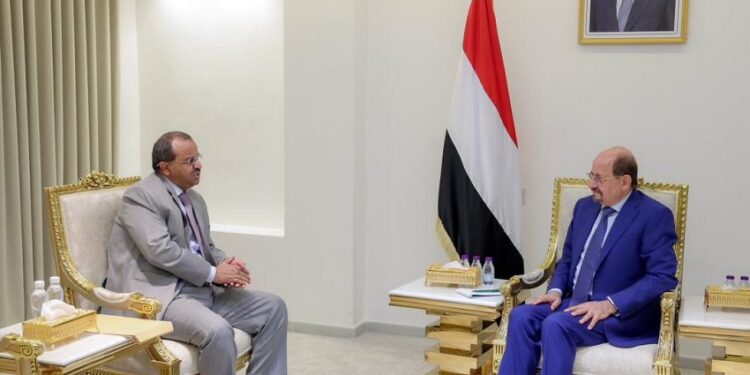 رئيس الوزراء يستعرض  الأوضاع الخدمية والأمنية في البيضاء