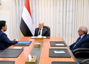 العليمي يؤكد اهمية نقل العلاقة بين المكونات والقوى الوطنية من التنافس إلى الشراكة