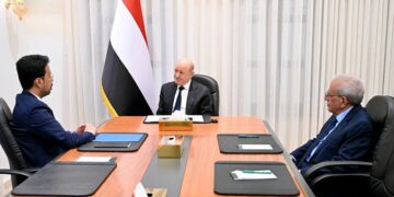 العليمي يؤكد اهمية نقل العلاقة بين المكونات والقوى الوطنية من التنافس إلى الشراكة