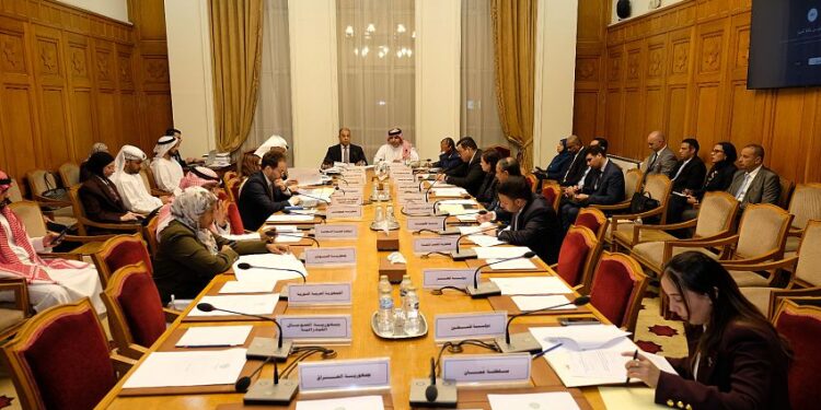 اليمن يشارك في الاجتماع العربي لمكافحة الاتجار غير المشروع بالأسلحة في القاهرة