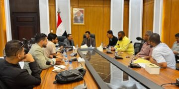 الجيلاني يناقش صيانة الطرق وتنظيم أوضاع الميازين  بحضرموت