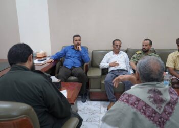 محافظ لحج يوجه الأجهزة الأمنية أستنفار الجهود ضد العابثين بالأراضي