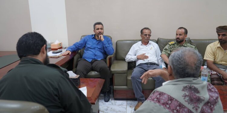 محافظ لحج يوجه الأجهزة الأمنية أستنفار الجهود ضد العابثين بالأراضي