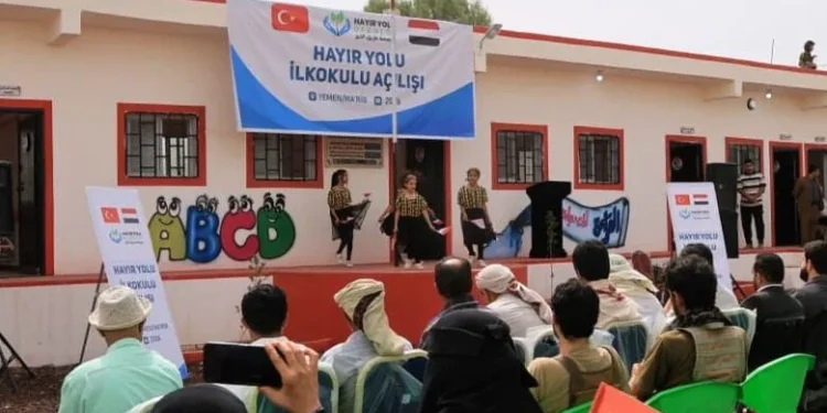 افتتاح مدرسة “طريق الخير” في مأرب لتعزيز العملية التعليمية